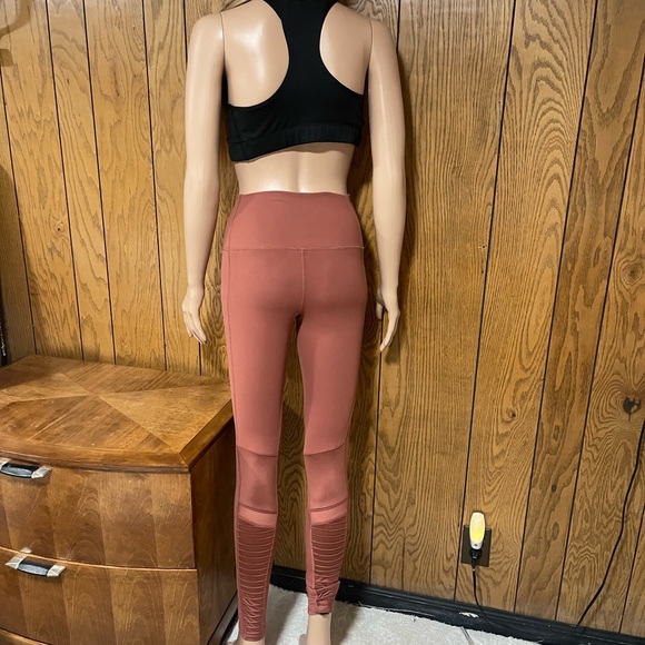 ALO" Yoga Moto Leggings -High Waist - Picture 4 of 16